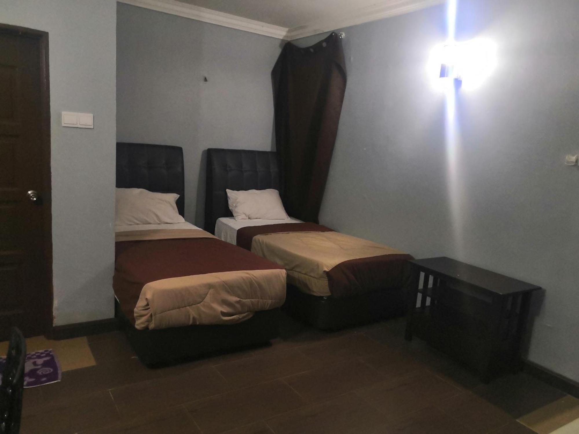 Oyo 90473 Opah Inn Hotel Kampong Ayer Terjun 外观 照片